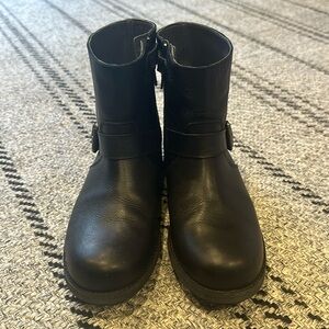 Bonpoint black leather boots. Barely worn!! 🖤🙌🏻